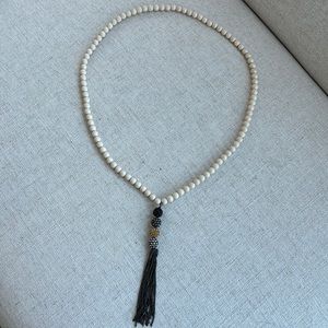 Hang drop beaded necklace ivory